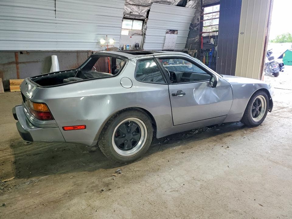 1983 PORSCHE 944 3