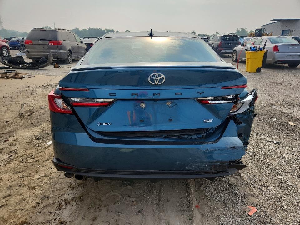 2025 TOYOTA CAMRY SE 6