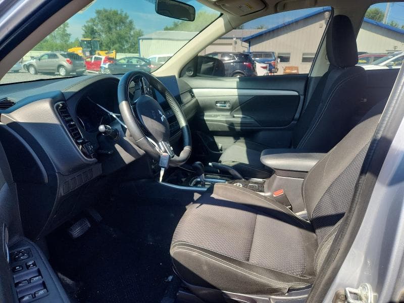 2017 MITSUBISHI OUTLANDER ES 7