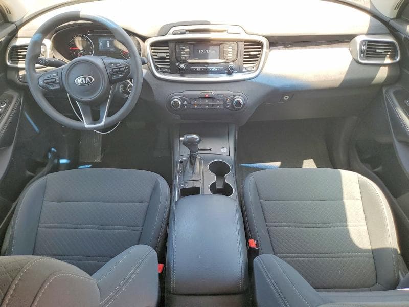 2017 KIA SORENTO 8