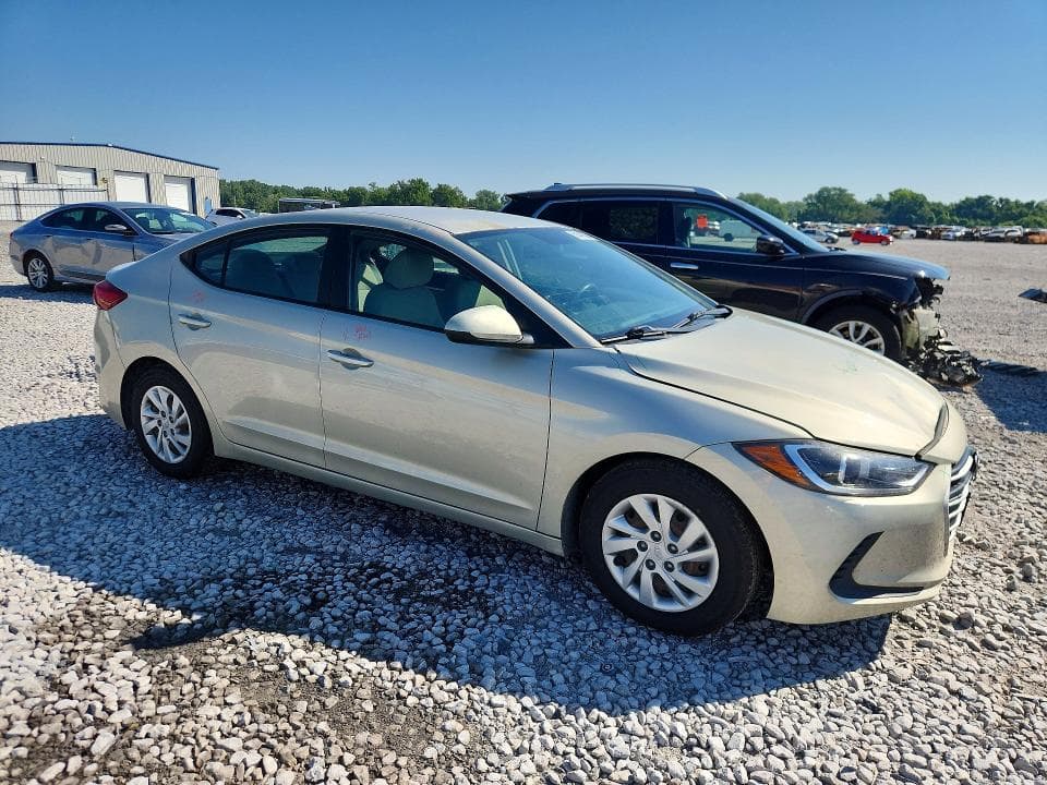 2017 HYUNDAI ELANTRA SE SE 4