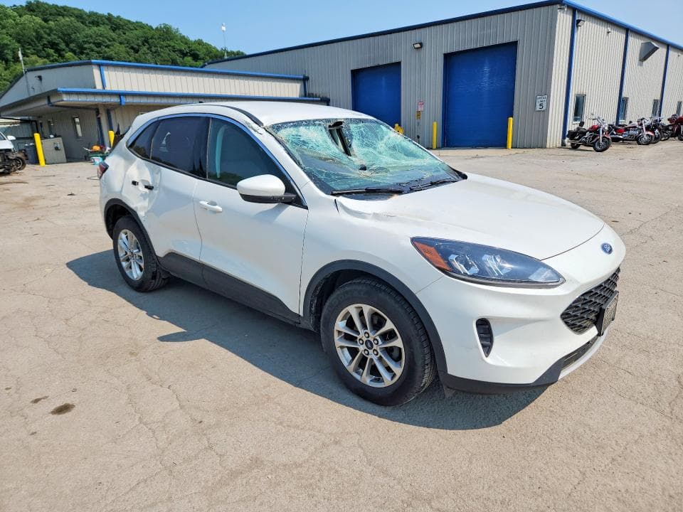 2021 FORD ESCAPE SE 4