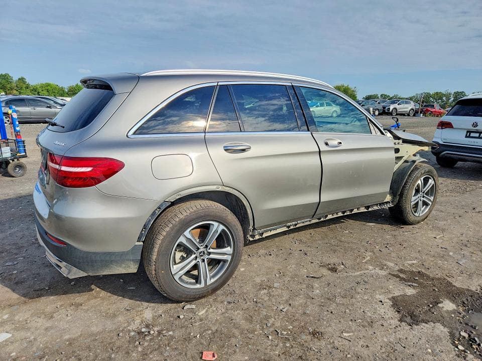 2019 MERCEDES-BENZ GLC 300 4MATIC 3