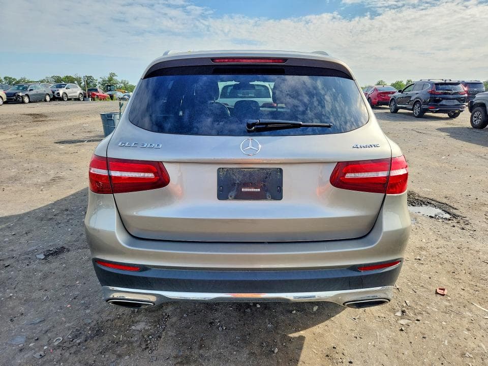 2019 MERCEDES-BENZ GLC 300 4MATIC 6