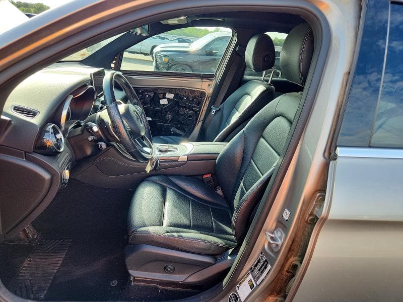 2019 MERCEDES-BENZ GLC 300 4MATIC 7