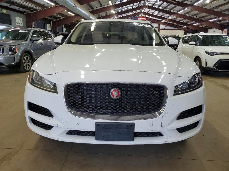 2019 JAGUAR F-PACE 5