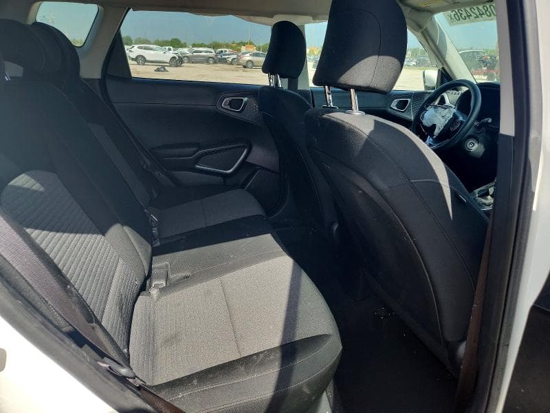 2021 KIA SOUL S 11