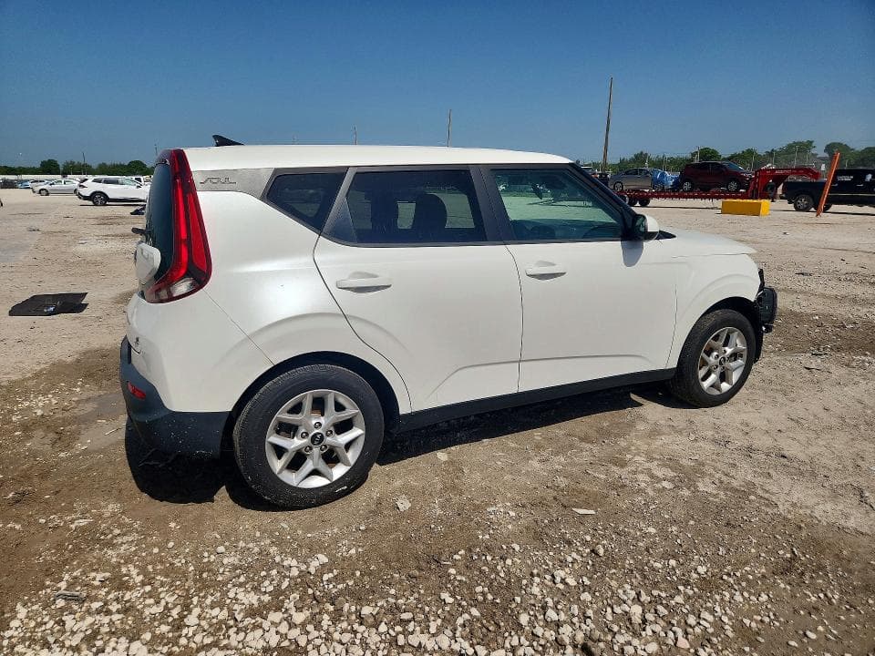 2021 KIA SOUL S 3