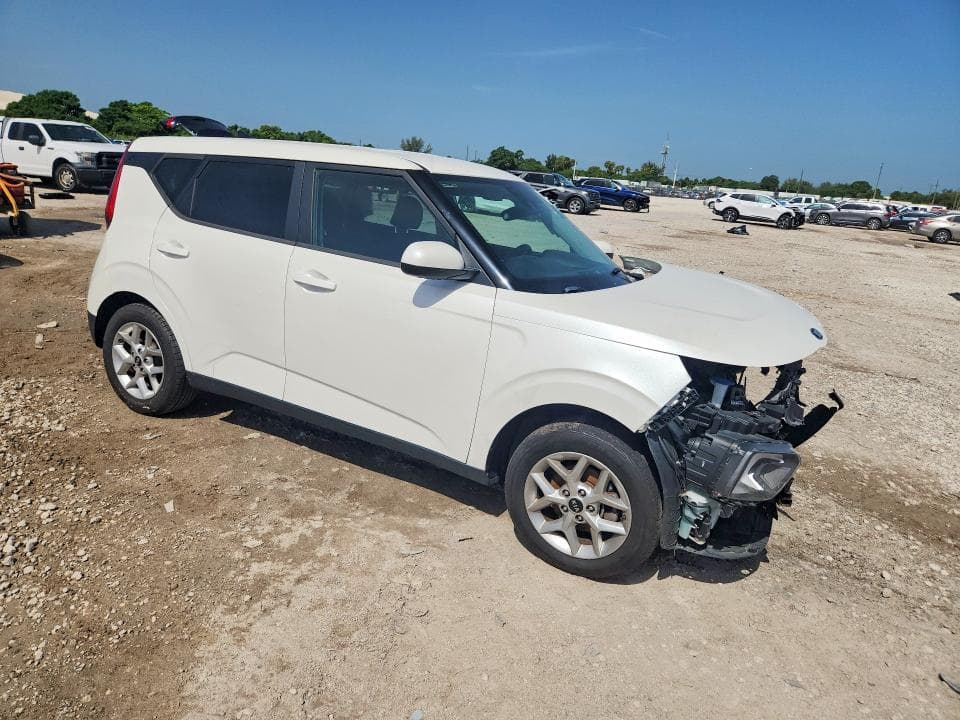 2021 KIA SOUL S 4