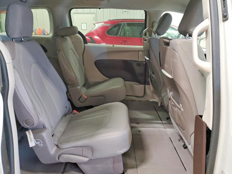 2021 CHRYSLER PACIFICA TOURING 11