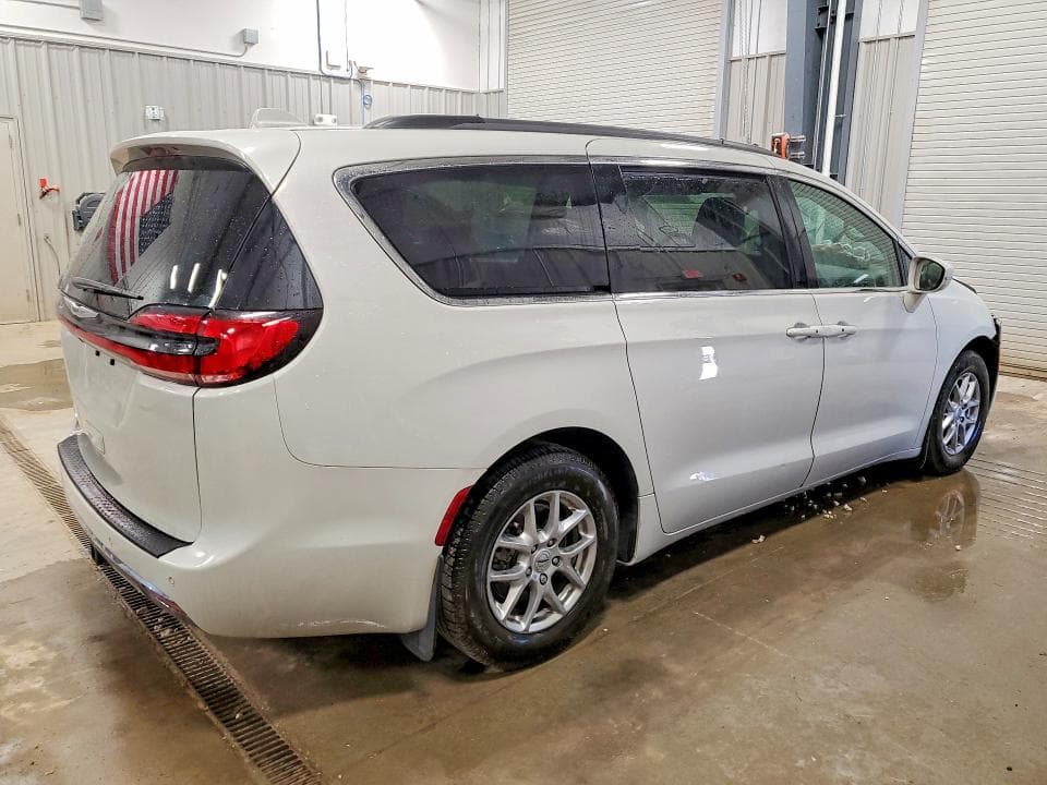 2021 CHRYSLER PACIFICA TOURING 3