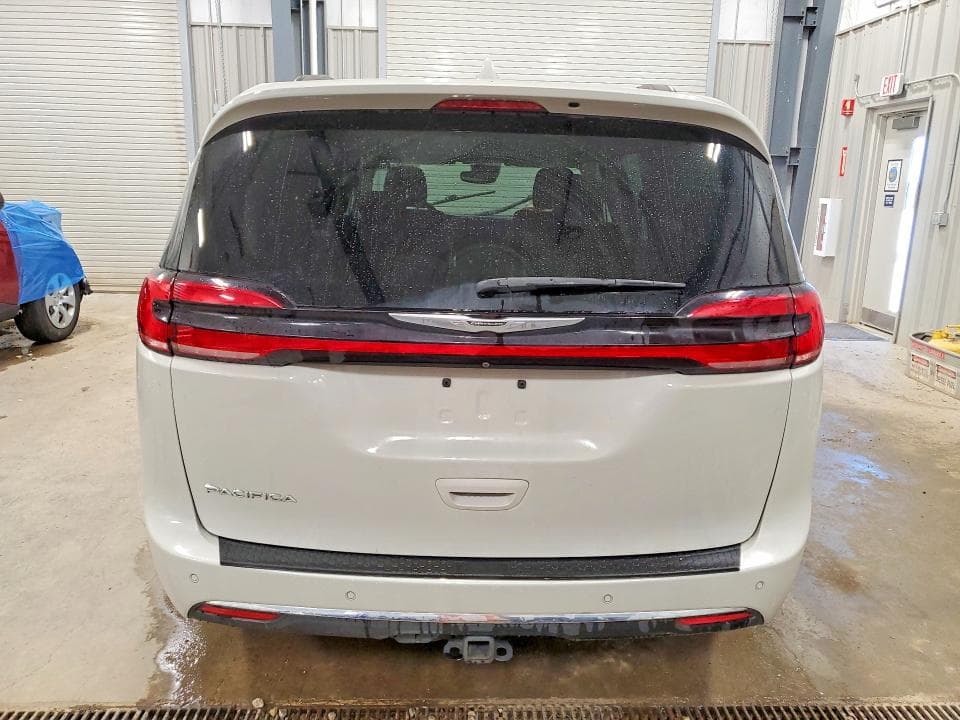 2021 CHRYSLER PACIFICA TOURING 6