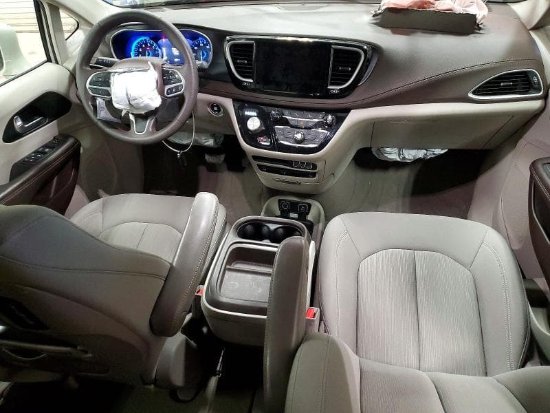 2021 CHRYSLER PACIFICA TOURING 8