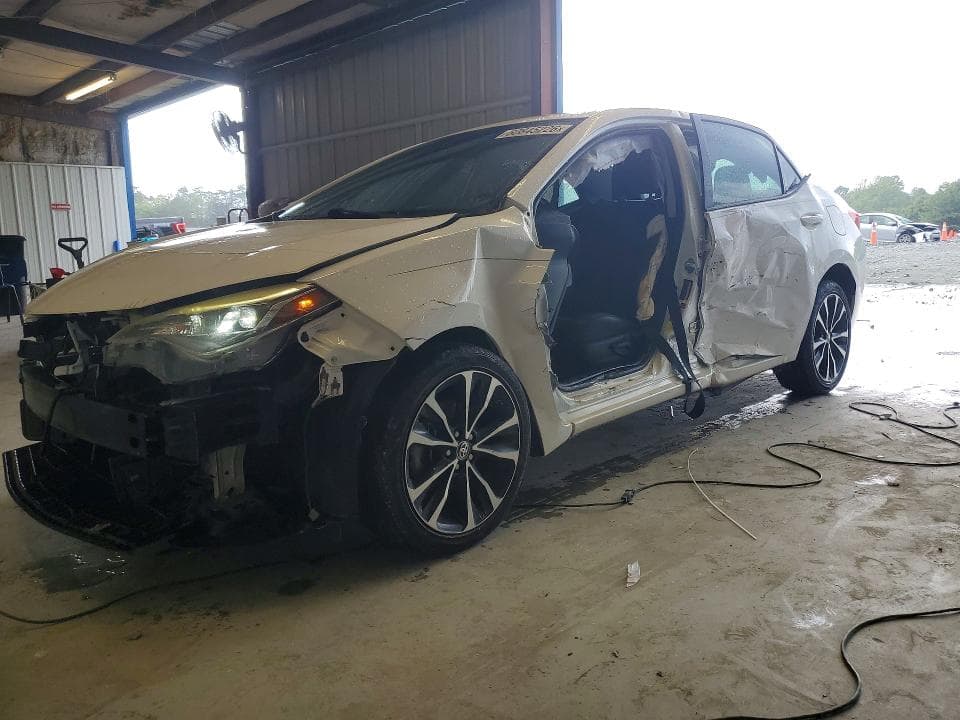 2017 TOYOTA COROLLA SE 1