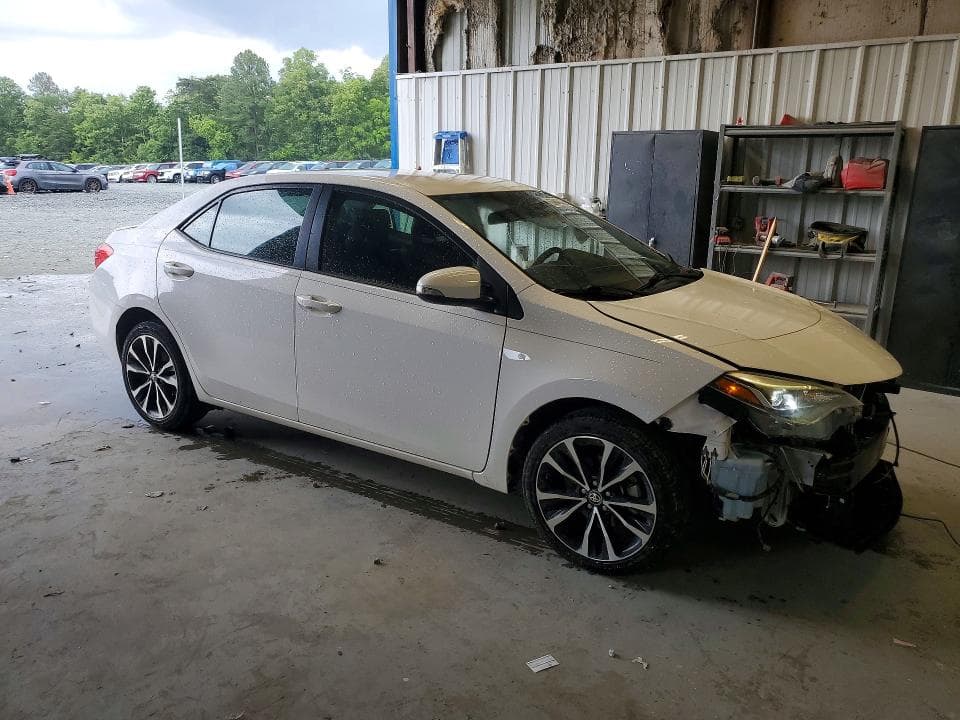 2017 TOYOTA COROLLA SE 4