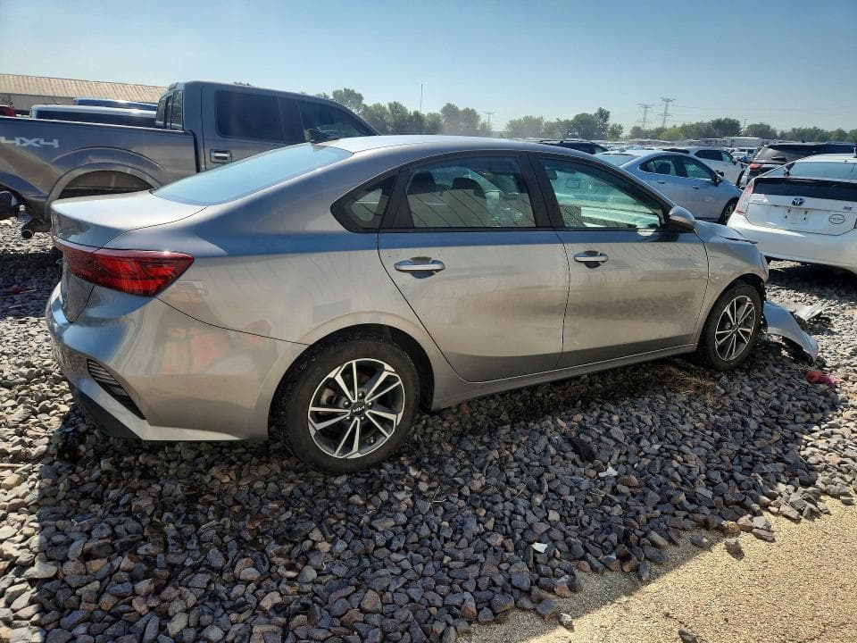 2022 KIA FORTE LXS 3
