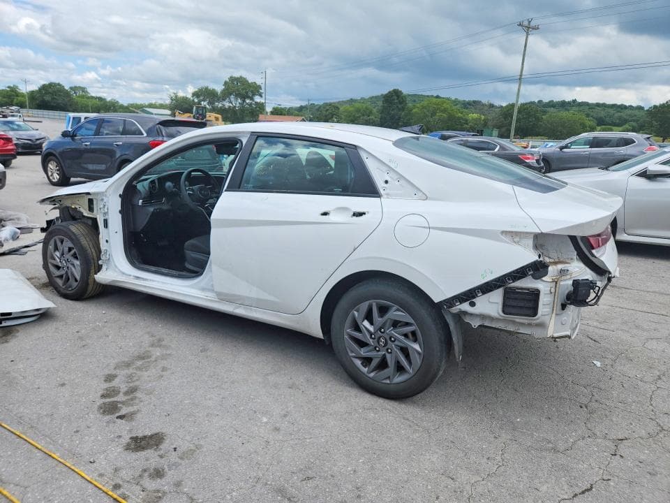 2024 HYUNDAI ELANTRA SEL 2