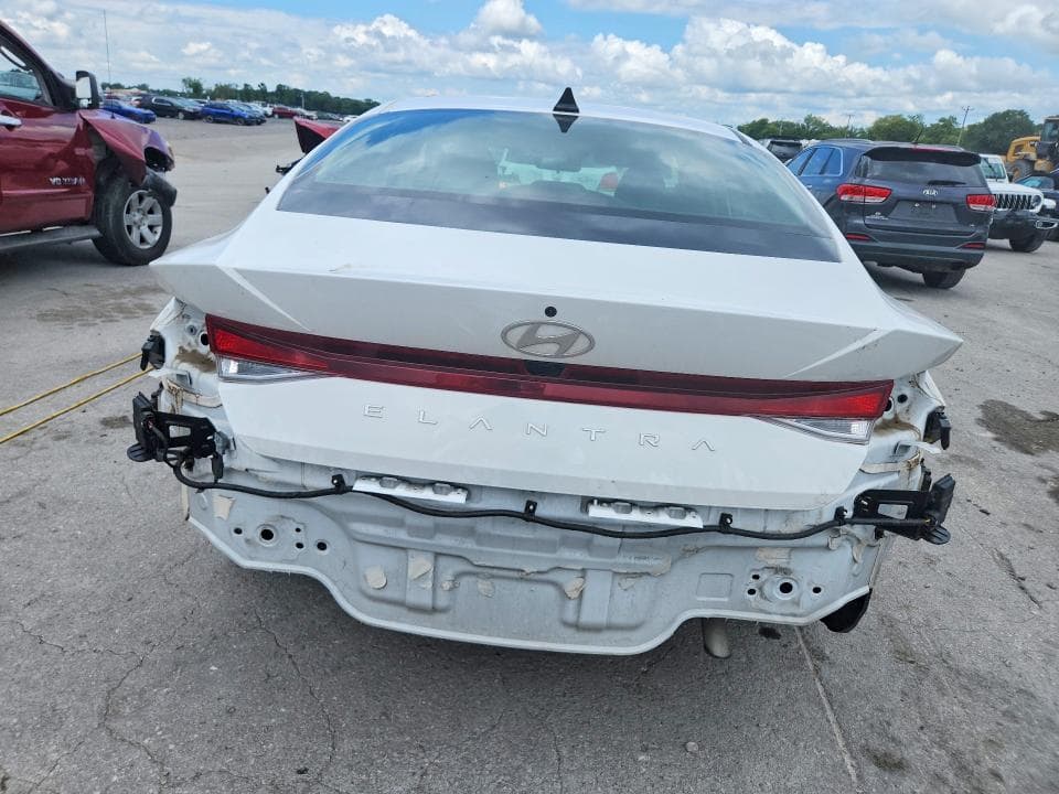 2024 HYUNDAI ELANTRA SEL 6