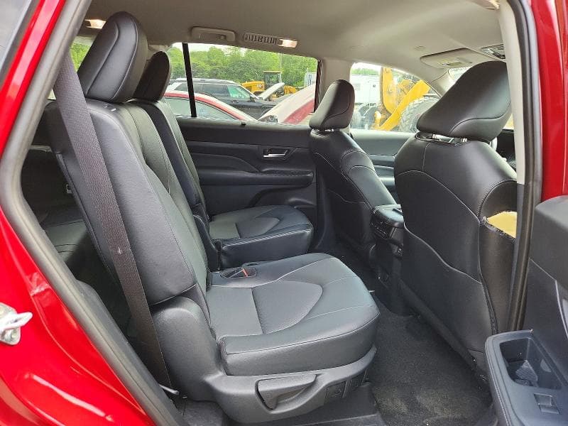 2024 TOYOTA GRAND HIGHLANDER XLE 11