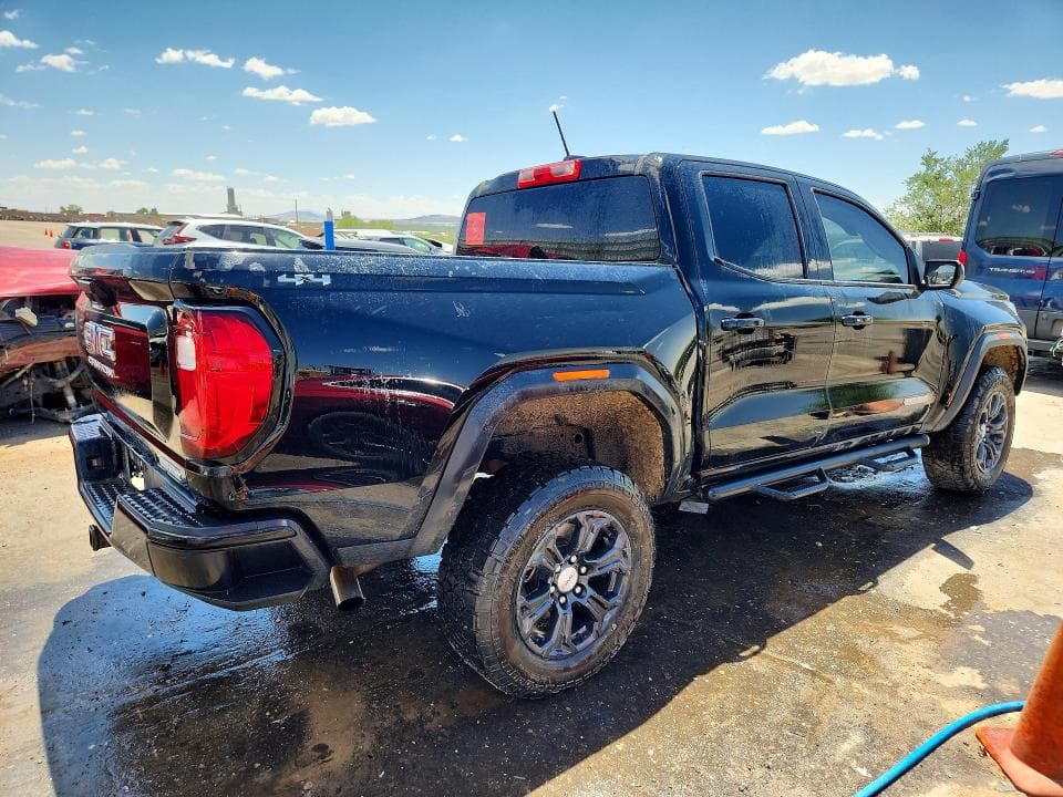 2023 GMC CANYON 3