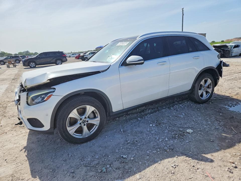 2018 MERCEDES-BENZ GLC 300 - 1