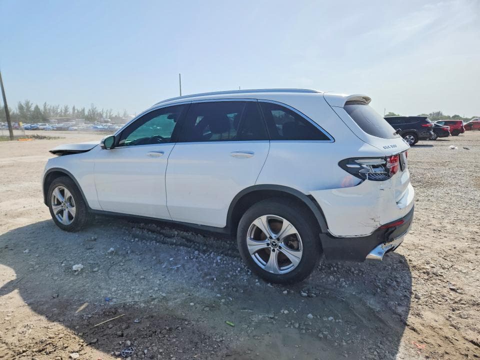 2018 MERCEDES-BENZ GLC 300 2