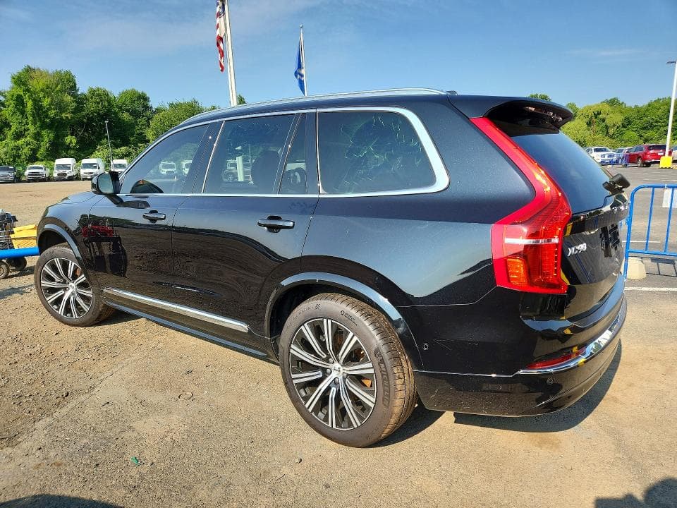2023 VOLVO XC90 PLUS 2