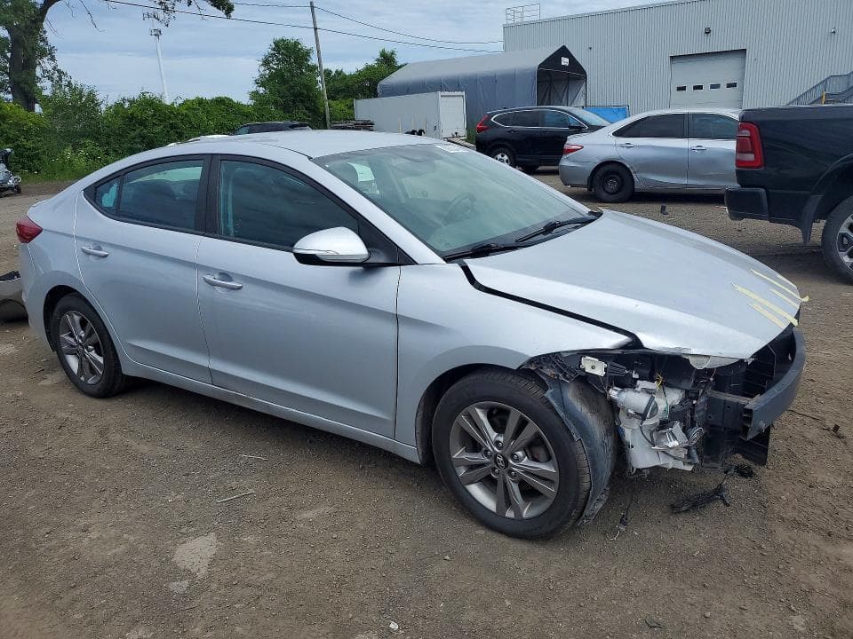 2017 HYUNDAI ELANTRA SE 4