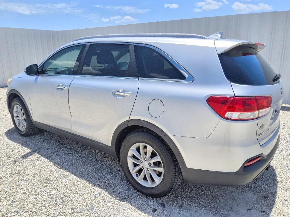 2018 KIA SORENTO LX 2