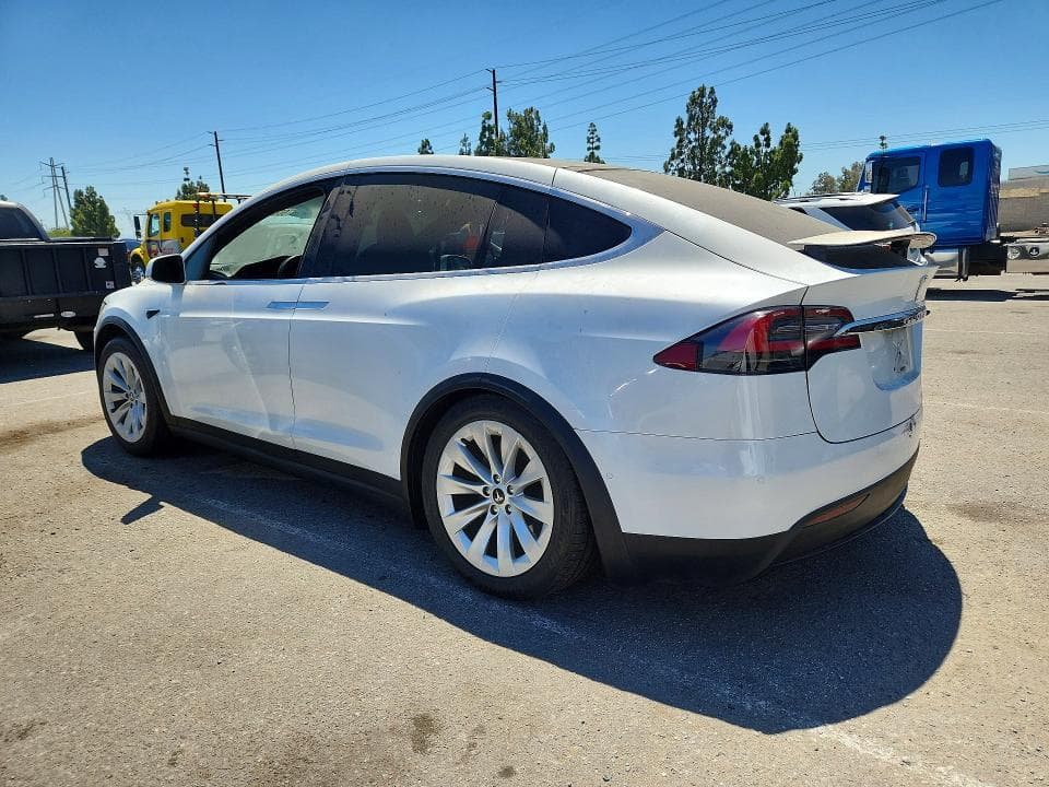 2020 TESLA MODEL X 2