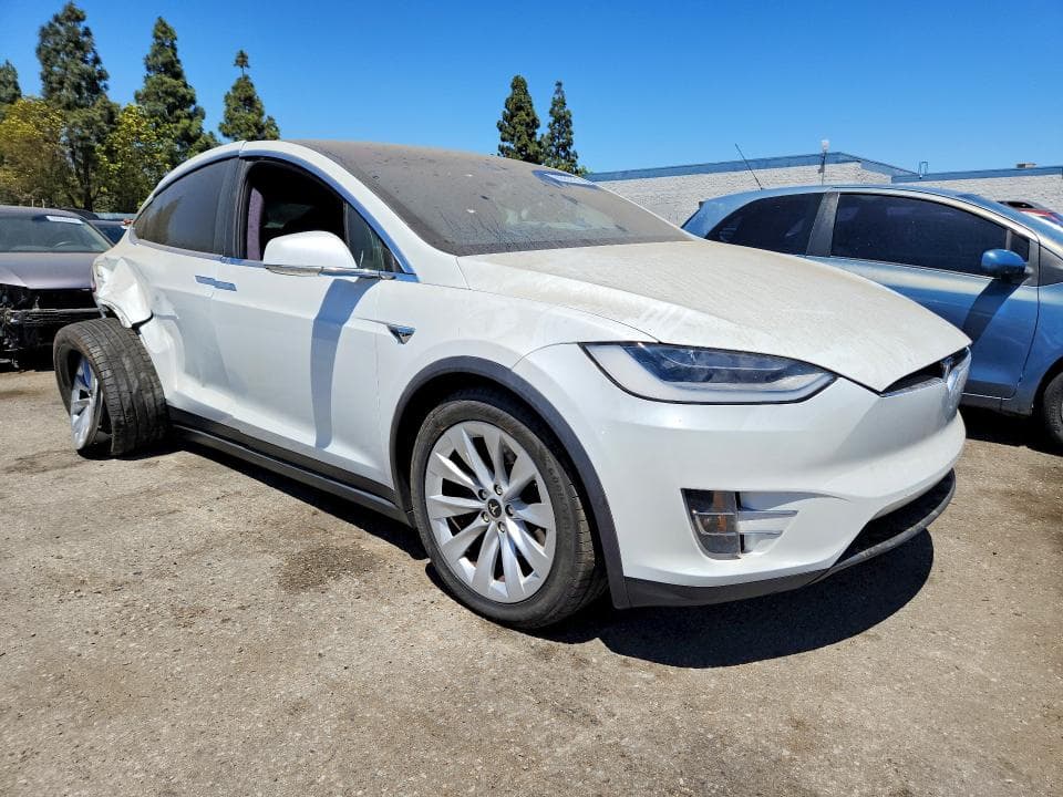 2020 TESLA MODEL X 4