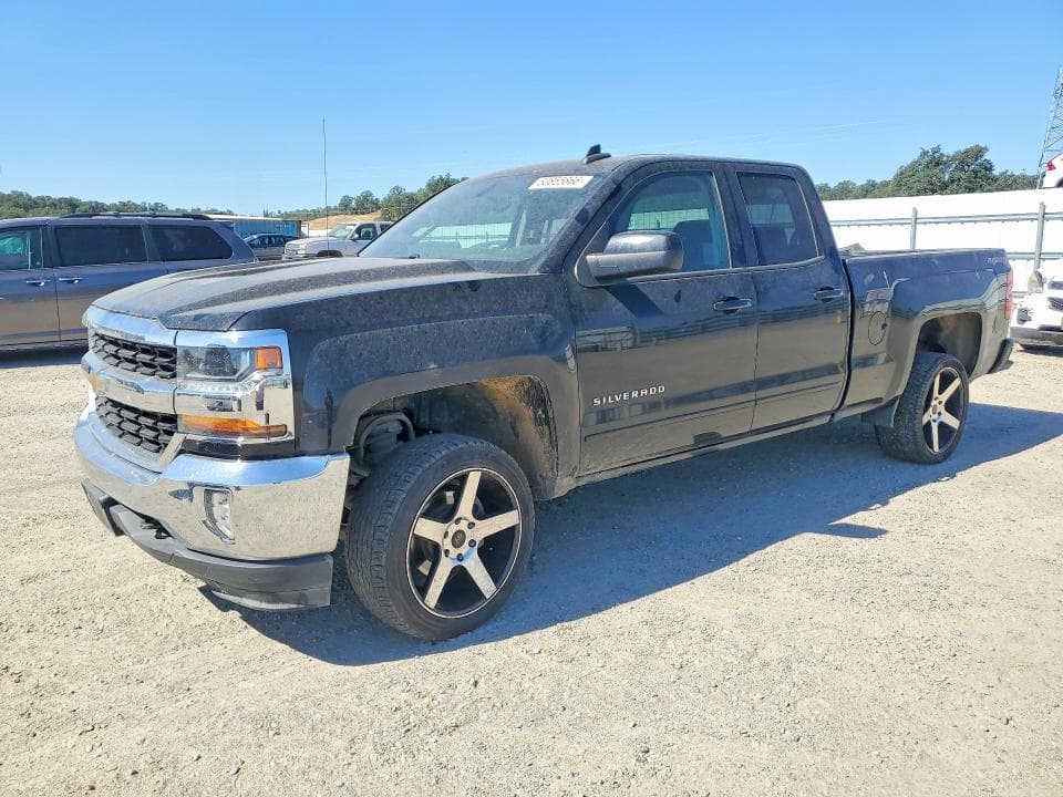 2017 CHEVROLET SILVERADO K1500 LT - 1