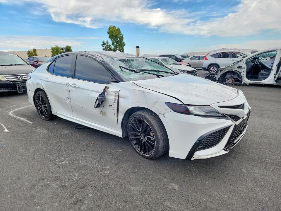 2021 TOYOTA CAMRY XSE 4