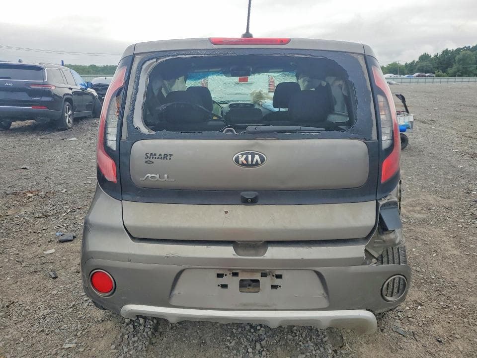 2017 KIA SOUL + 6