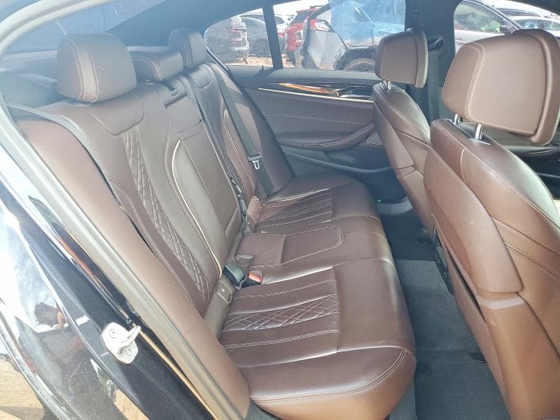 2021 BMW M550XI 10
