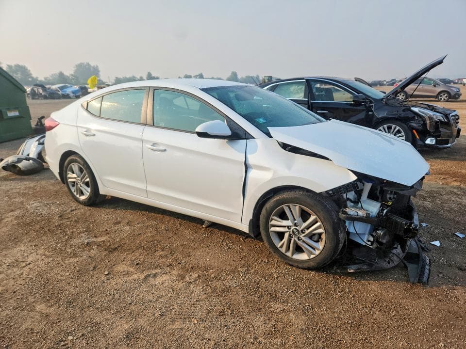 2020 HYUNDAI ELANTRA SEL 4