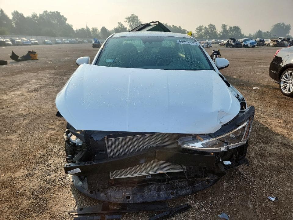 2020 HYUNDAI ELANTRA SEL 5