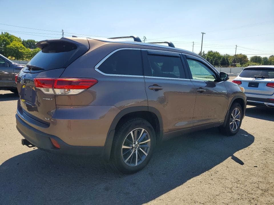 2018 TOYOTA HIGHLANDER HYBRID XLE 3
