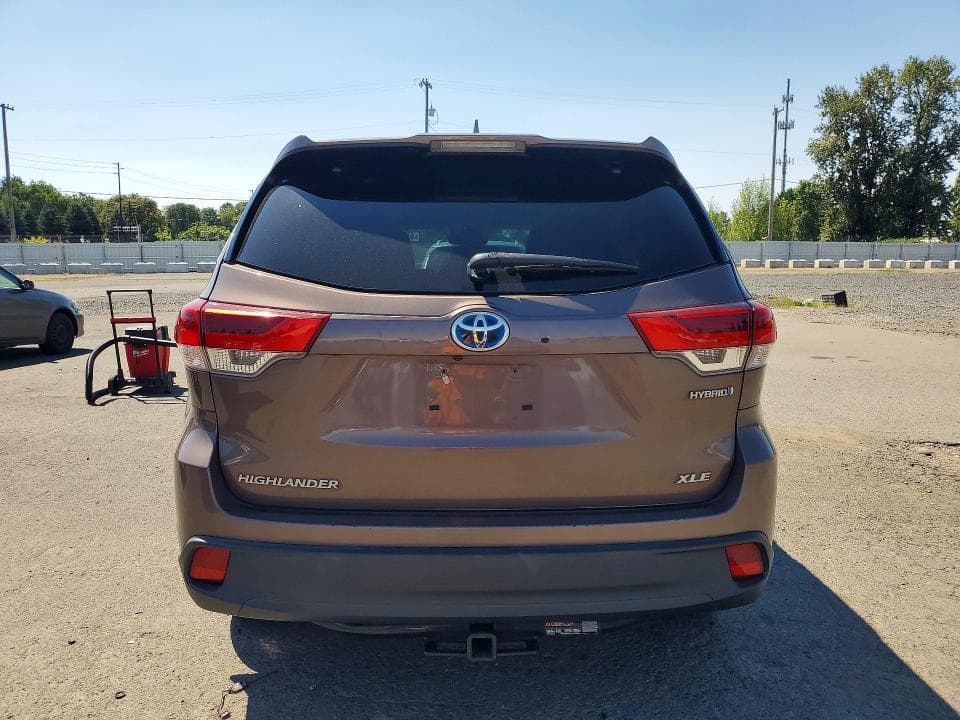 2018 TOYOTA HIGHLANDER HYBRID XLE 6