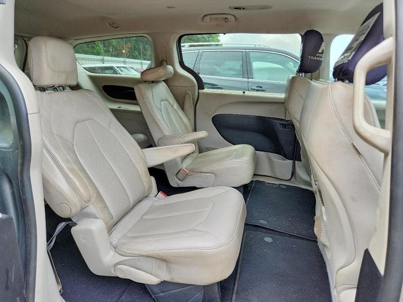2021 CHRYSLER VOYAGER LXI 11