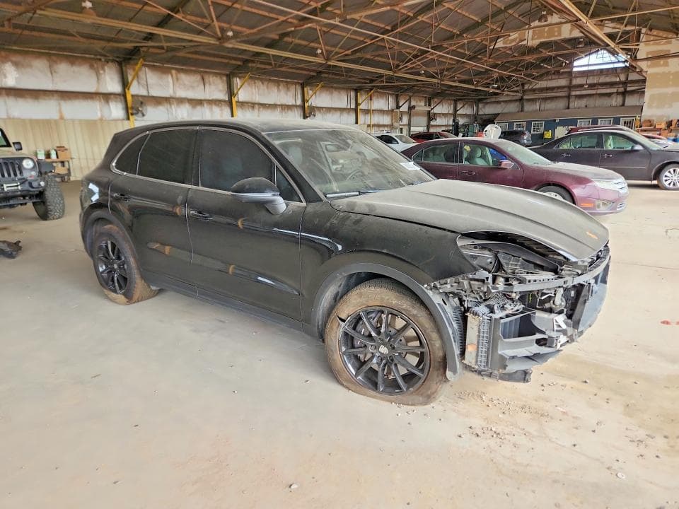 2024 PORSCHE CAYENNE 4