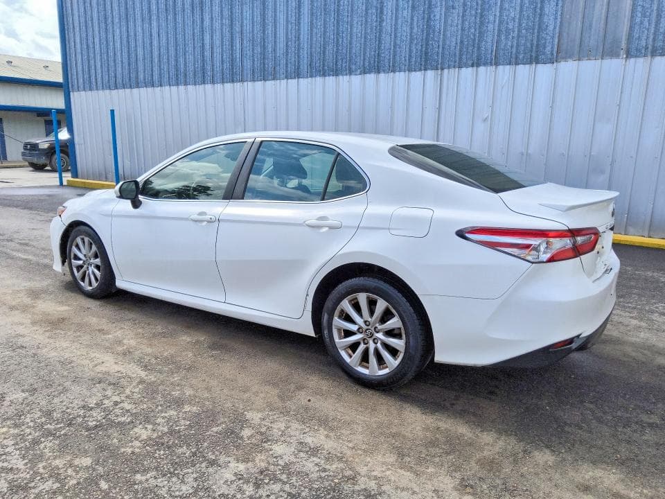 2018 TOYOTA CAMRY LE 2
