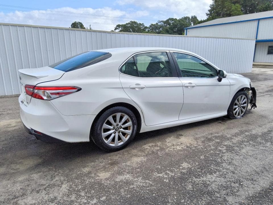 2018 TOYOTA CAMRY LE 3