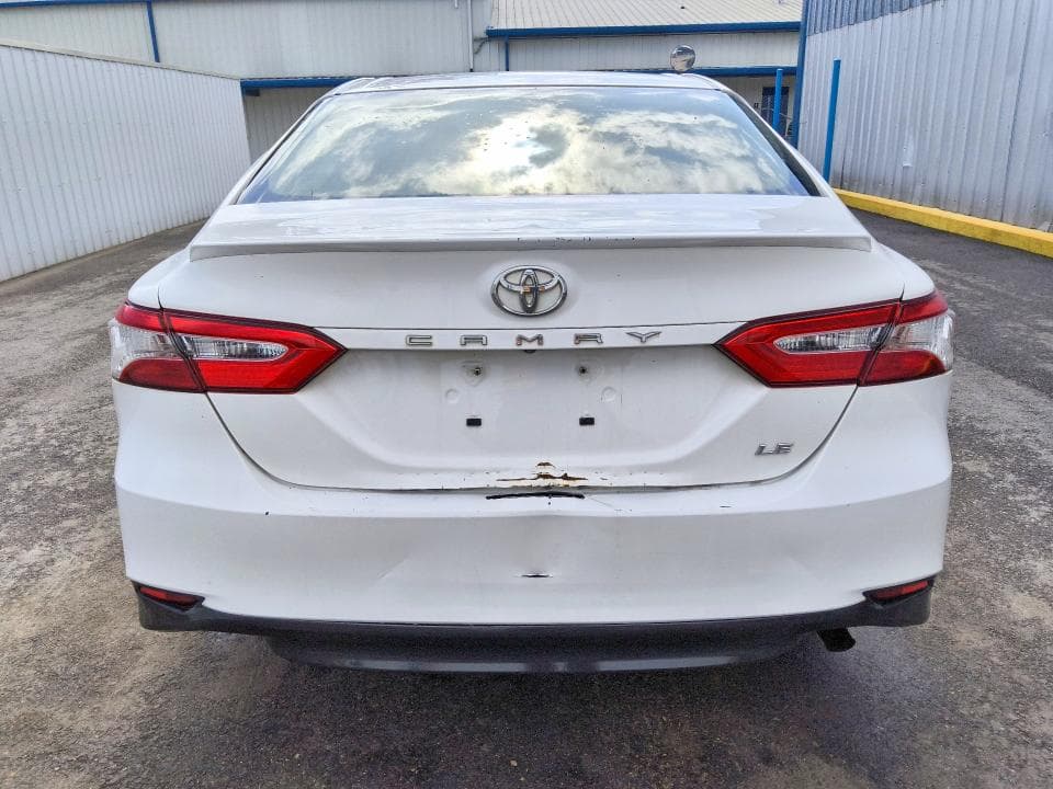 2018 TOYOTA CAMRY LE 6