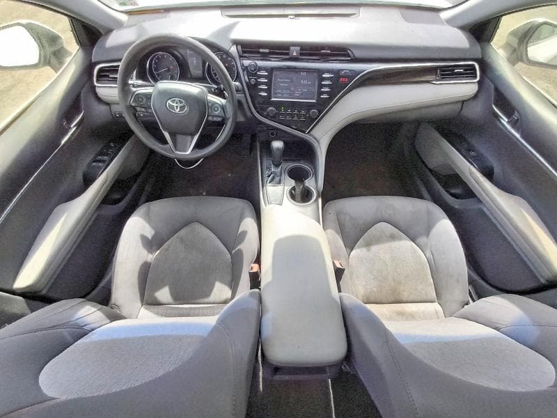 2018 TOYOTA CAMRY LE 8