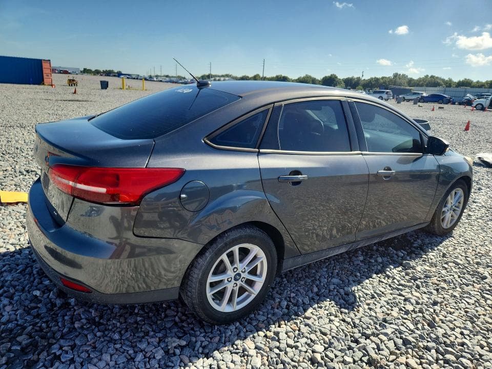 2017 FORD FOCUS SE 3