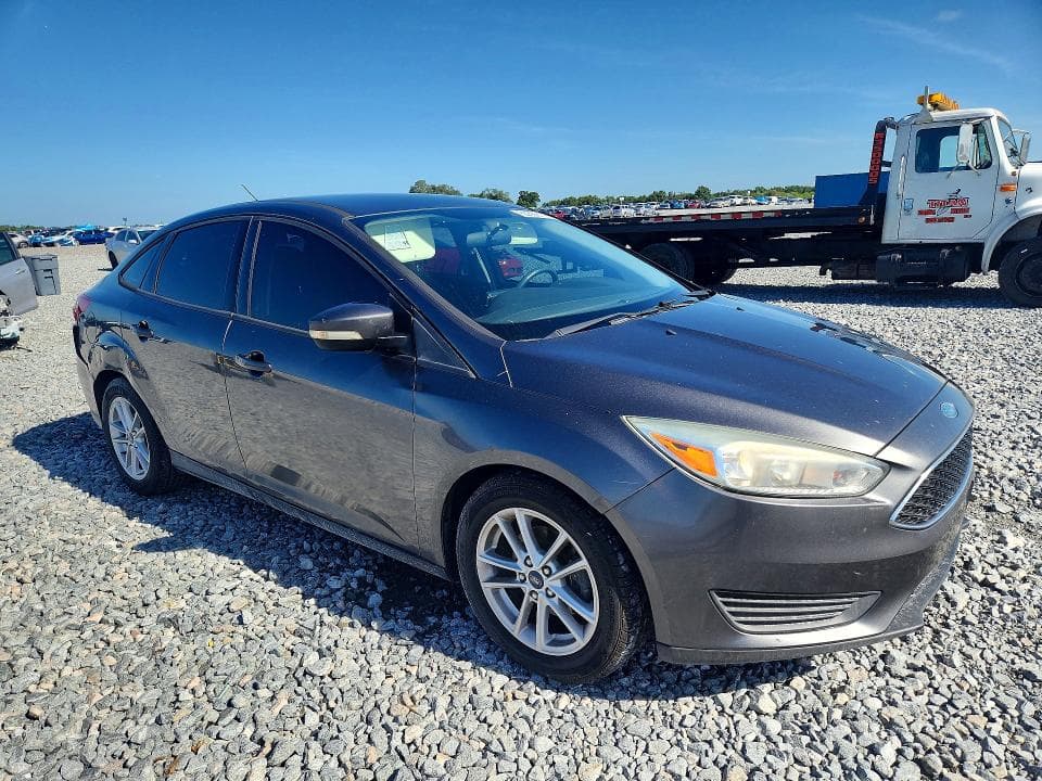2017 FORD FOCUS SE 4