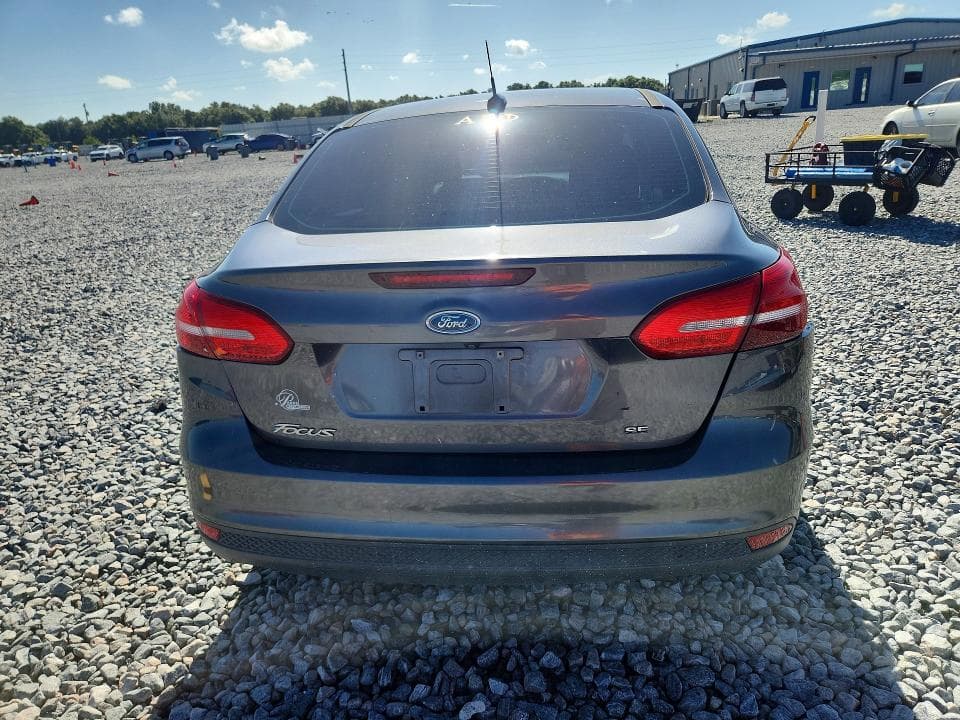 2017 FORD FOCUS SE 6