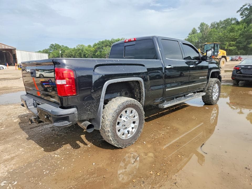 2017 GMC SIERRA K2500 DENALI 3
