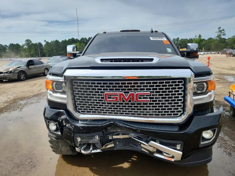 2017 GMC SIERRA K2500 DENALI 5
